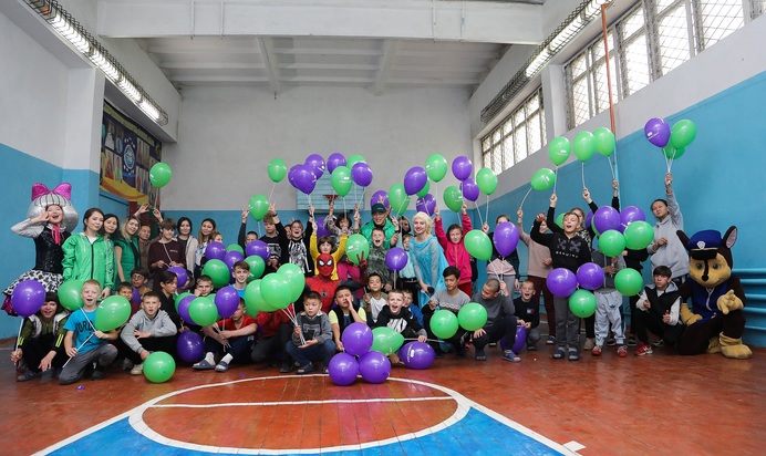 Компания MegaCom поздравила юных кыргызстанцев с Днем защиты детей