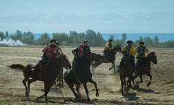 26 августа на побережье озера Иссык-Куль при поддержке компании MegaCom стартовал турнир по кок-бору на Кубок Президента Кыргызской Республики. 